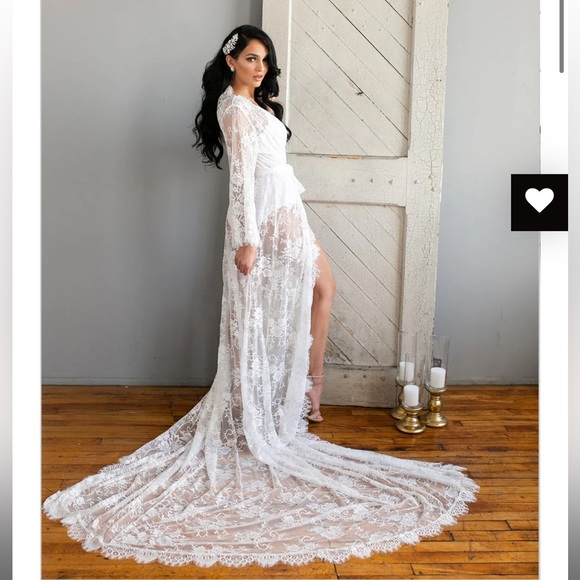 Le El New York Bianca Scalloped Edge Bridal Robe - Picture 1 of 9